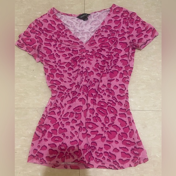 Pink leopard/cheetah print fitted 2000s top! - Picture 1 of 3